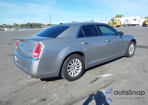 2013 Chrysler 300 Motown из США, поврежденный, VIN 2C3CCAAG1DH735789